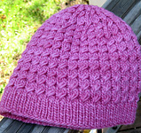 knitted cabled hat free knitting pattern
