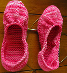 ballet flats, knitted slippers; Malabrigo merino Worsted Yarn, color shocking pink #184