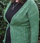 Mr Greenjeans cabled cardigan free knitting pattern Malabrigo merino Worsted Yarn, color 117 verde adriana