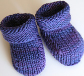 Malabrgo Merino Worsted yarn, color violetas 68, knited booties