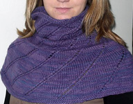Malabrgo Merino Worsted yarn, color violetas 68, knitted capelet